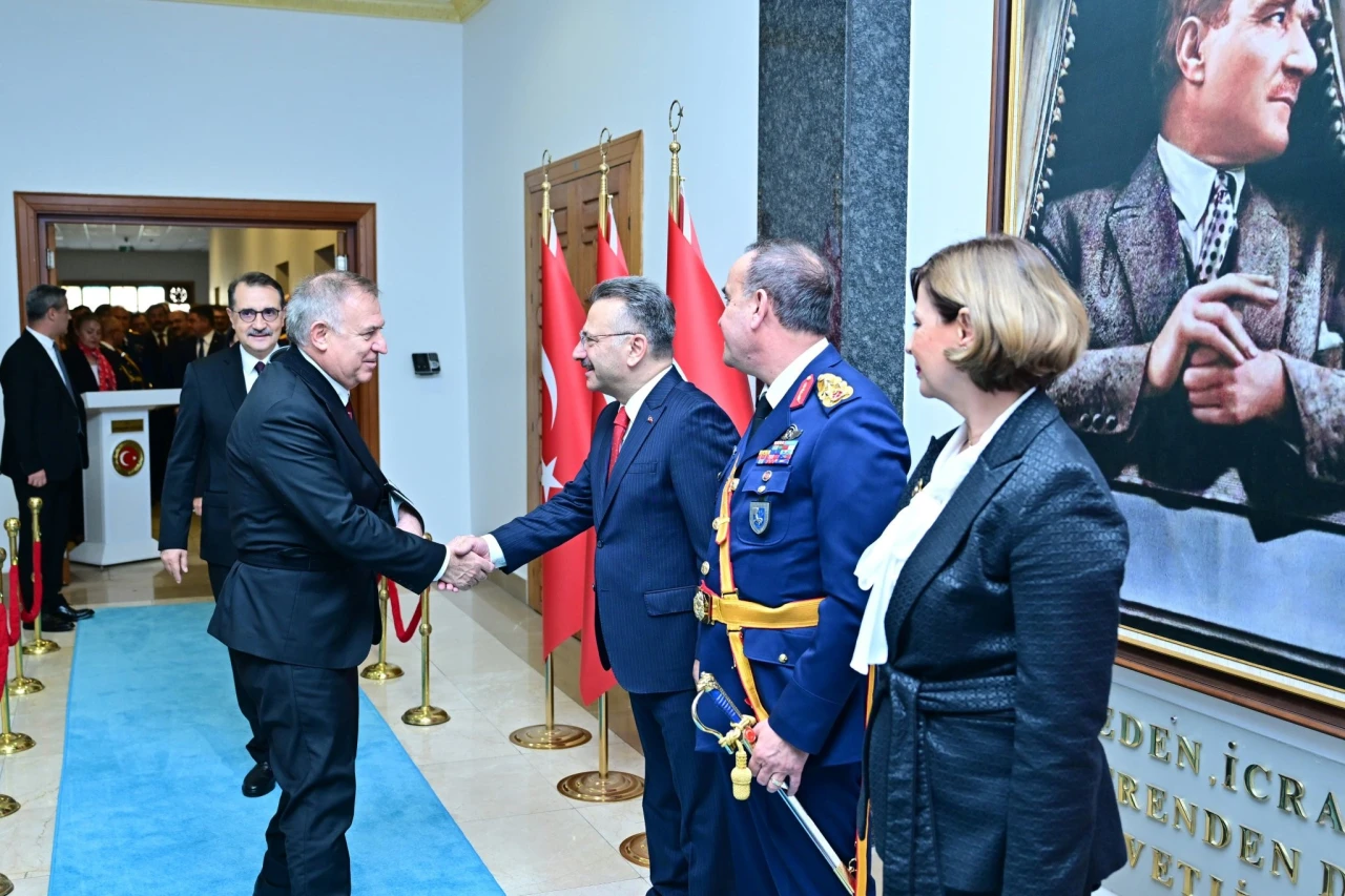 VALİ AKSOY, 29 EKİM CUMHURİYET BAYRAMI TEBRİKLERİNİ KABUL ETTİ