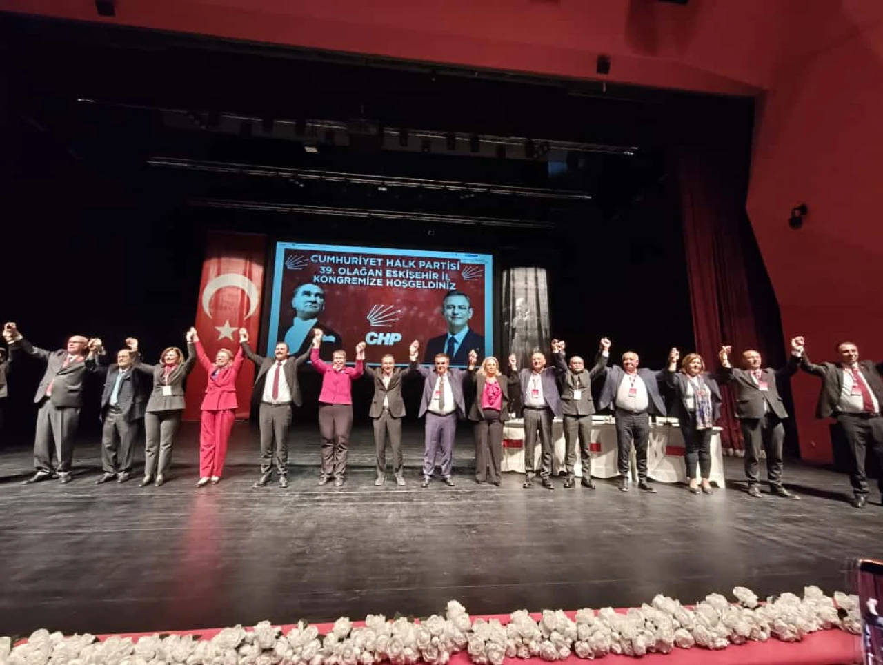 CHP İL KONGRESİ’NDE YALAZ YENİDEN BAŞKAN SEÇİLDİ