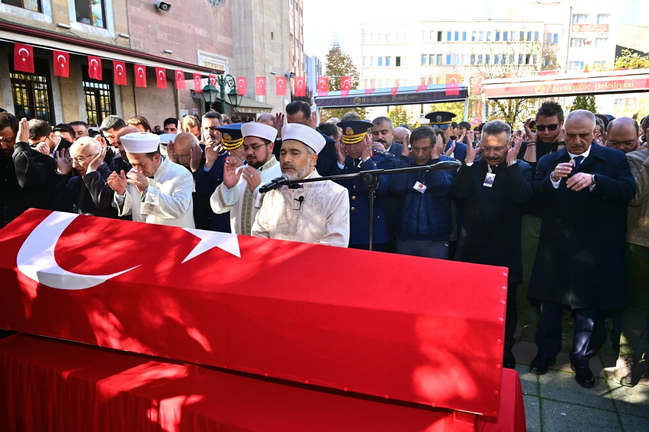 ŞEHİDİMİZİ GÖZYAŞLARIYLA UĞURLADIK