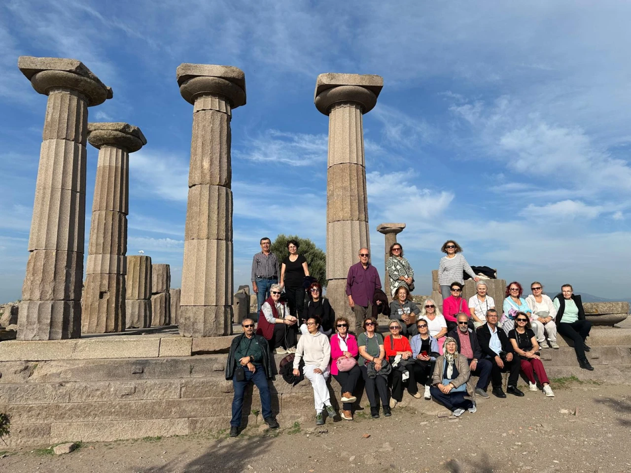 SAĞLIKLI YAŞ ALMA DERNEĞİ ÜYELERİ ÇANAKKALE’Yİ GEZDİ