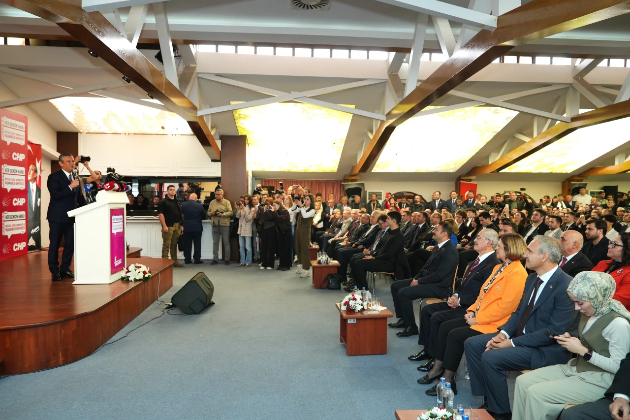 “BU KARANLIĞIN İÇİNDEN GÜZEL BİR GELECEK ÇIKARACAĞIZ”