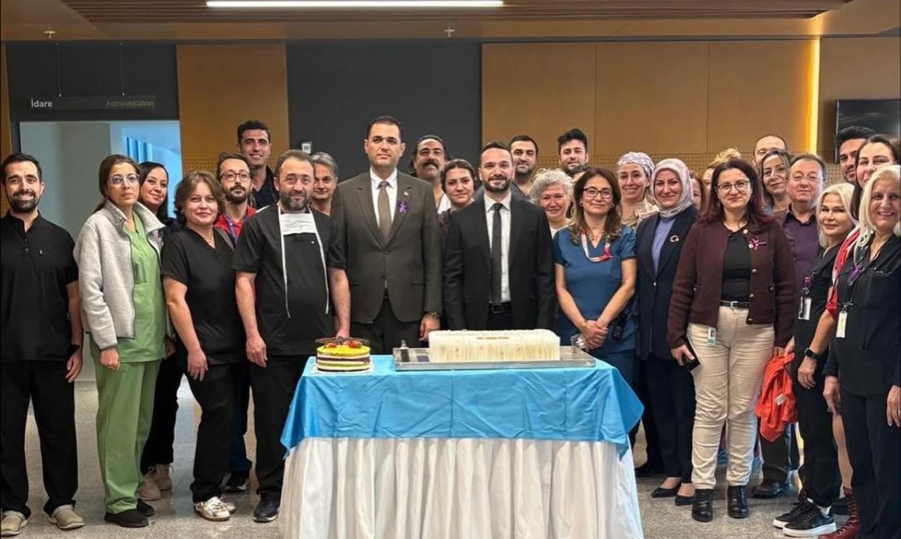 ESKİŞEHİR ŞEHİR HASTANESİNDE 100. OBEZİTE AMELİYATI KUTLAMASI