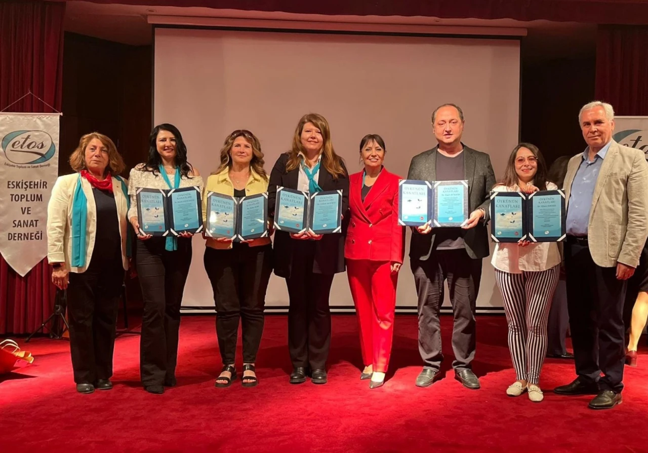 Geleceğin genç yazarları “Öykünün Kanatları” kitabı ile kanatlandı