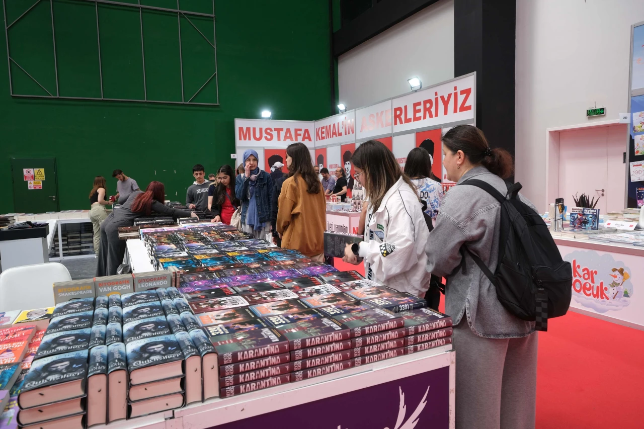 Eskişehir Kitap Fuarı yoğun katılımla açıldı