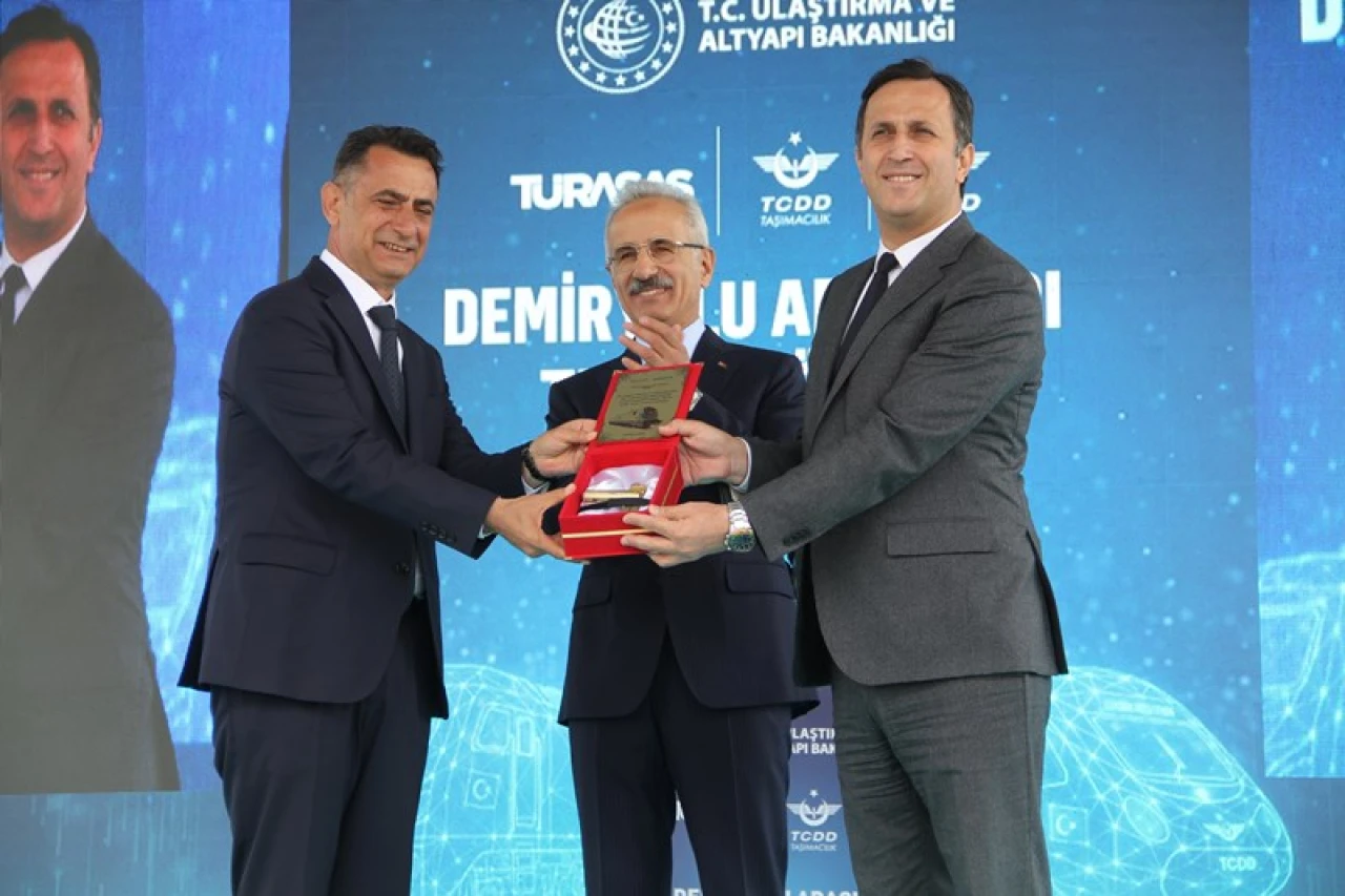 Bakan Uraloğlu, TÜRASAŞ Araç Teslim Töreni’ne katıldı