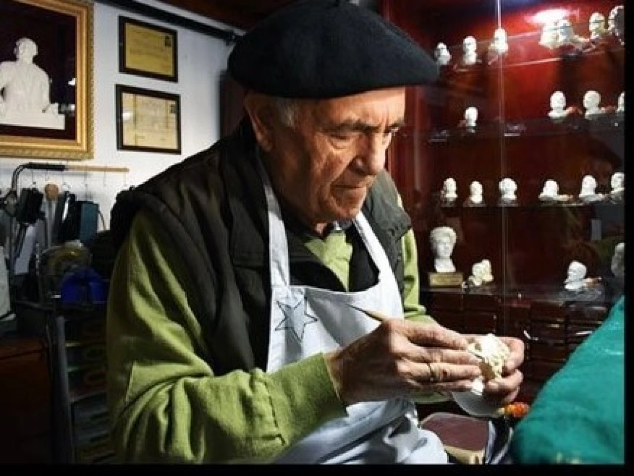 Lüle taşı ustası Mehmet Başsav hayatını kaybetti Vali Aksoy taziye mesajı yayınladı