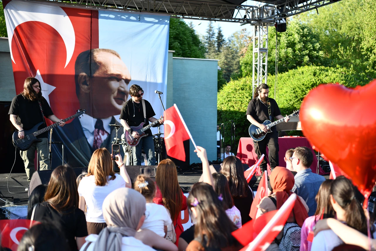 Tepebaşı Belediyesi Gençlik Festivali dolu dolu geçti