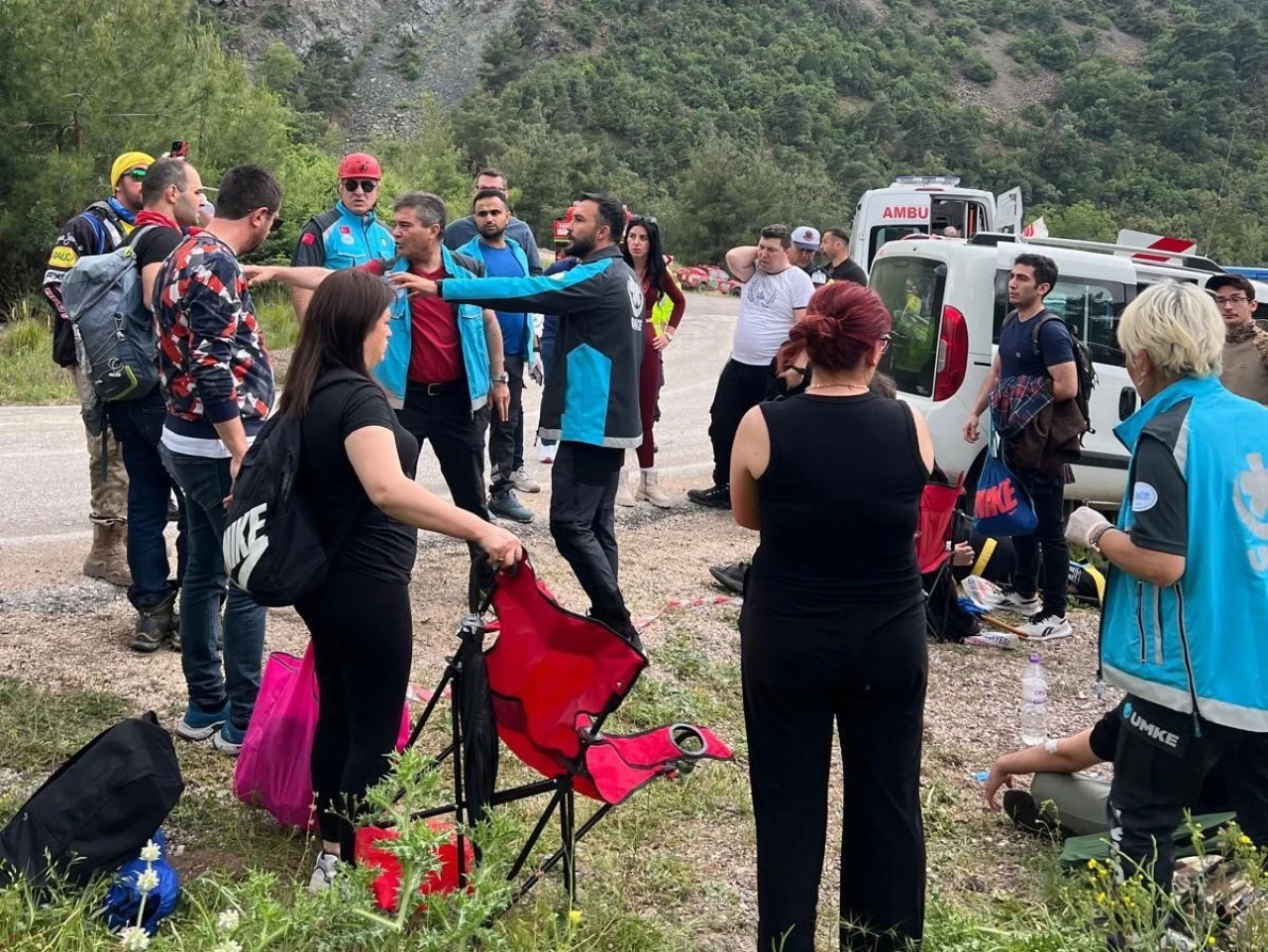 MİDİBÜS ŞARAMPOLE UÇTU 28 YARALI