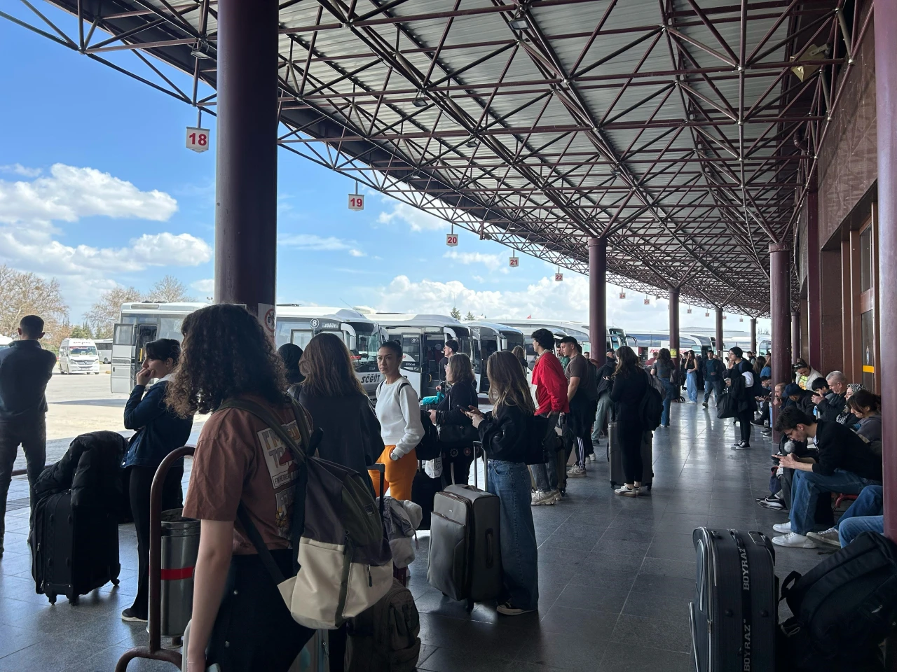 Otogarda bayram yoğunluğuna karşı ek seferler konuldu