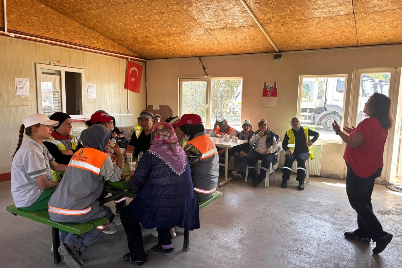 KADINLARA ŞİDDETLE MÜCADELE KONUSUNDA EĞİTİM VERİLDİ