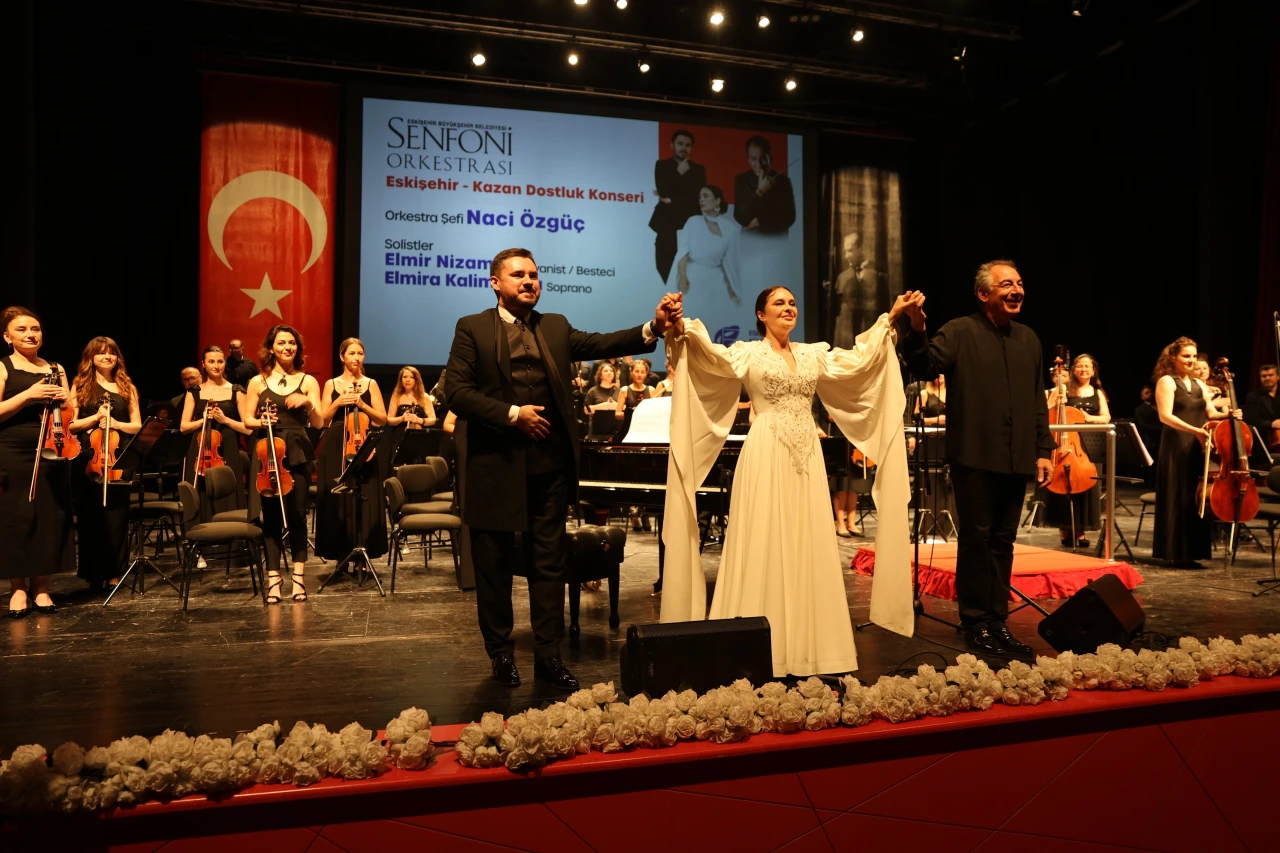 ESKİŞEHİRLİLER KAZAN DOSTLUK KONSERİNE BÜYÜK İLGİ GÖSTERDİ