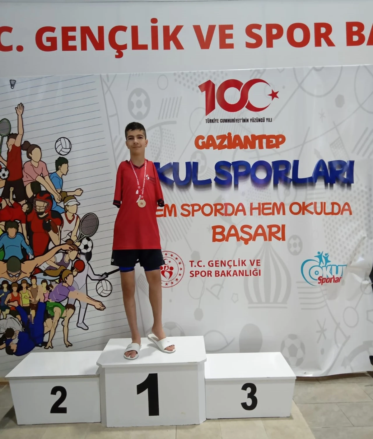 BARAN DORUK ŞİMŞEK YÜZMEDE FIRTINA GİBİ ESTİ