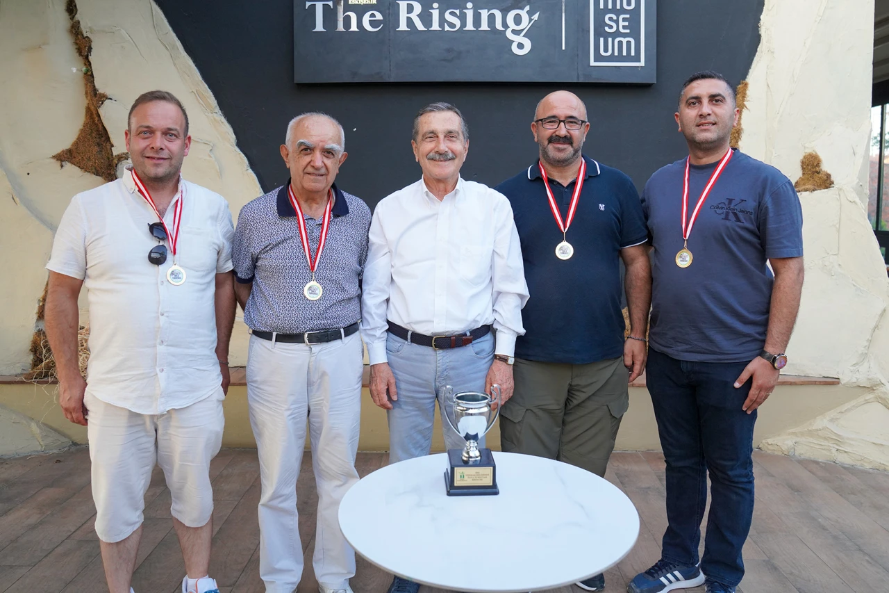TAVLA TURNUVASI HEYECANINA BAŞKAN ATAÇ DA ORTAK OLDU