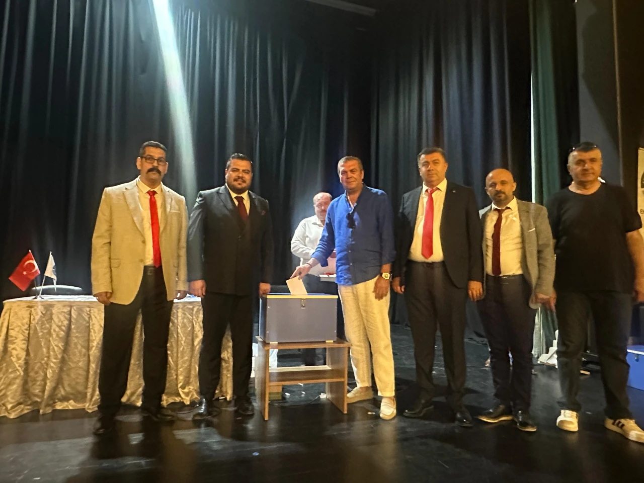 EMİRDAĞLILAR VAKFI’NDA VELİ PALA YENİDEN BAŞKAN SEÇİLDİ