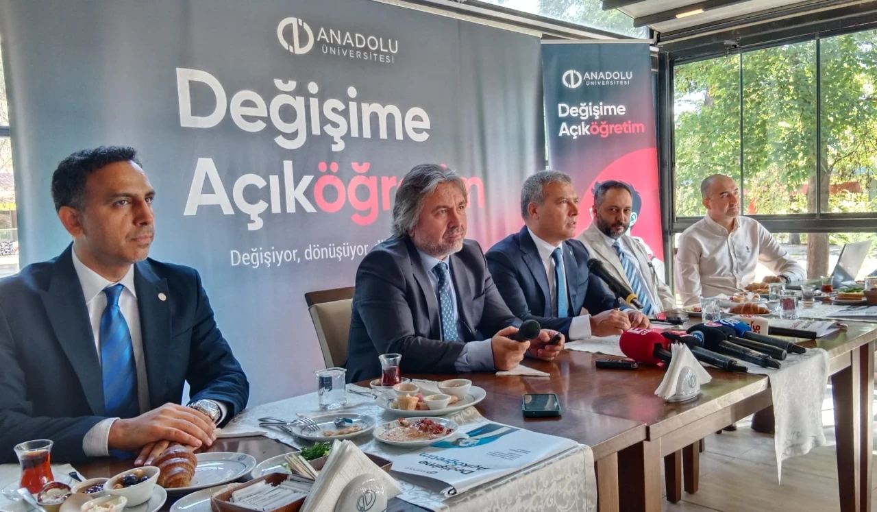 DEĞİŞEN AÇIKÖĞRETİM’İN LANSMANI YAPILDI
