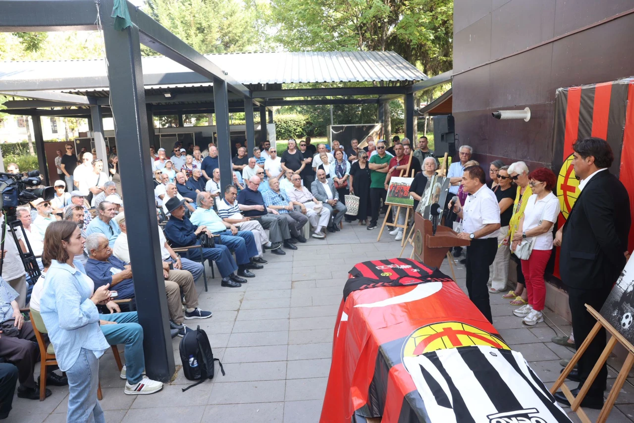 ESKİŞEHİRSPOR VE BEŞİKTAŞ’IN EFSANE İSMİ SÜREYYA ÖZKEFE SON YOLCULUĞUNA UĞURLANDI