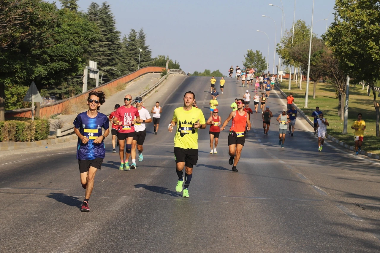 ESKİŞEHİR YARI MARATONU VE SPOR FESTİVALİ İÇİN GERİ SAYIM BAŞLADI