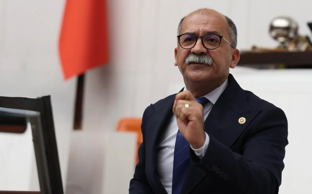 CHP’Lİ ARSLAN’DAN FAKÜLTE KAPATILMASINA TEPKİ