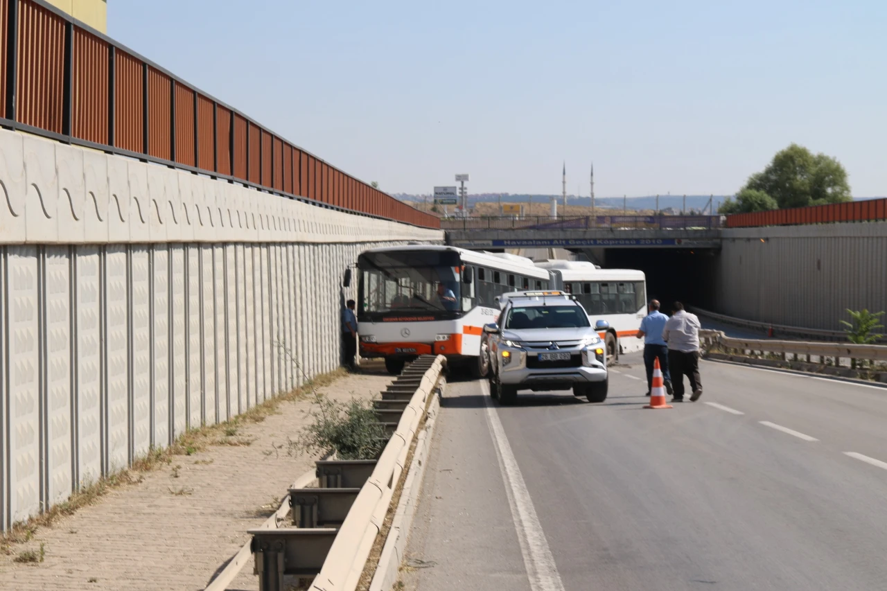 Kontrolden çıkan otobüs kaza yaptı, facia ucuz atlatıldı