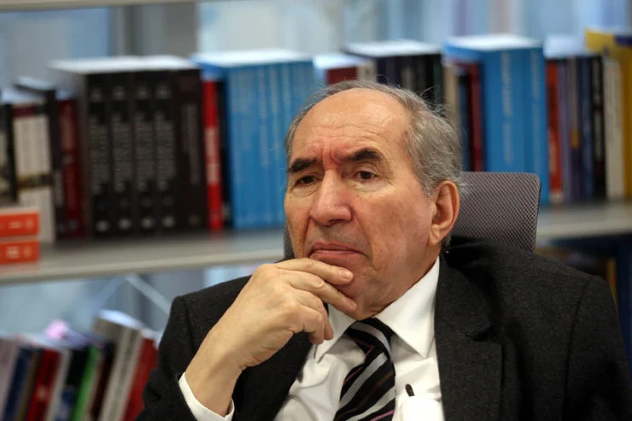 CHP ESKİ GENEL BAŞKANI ALTAN ÖYMEN HAYATINI KAYBETTİ