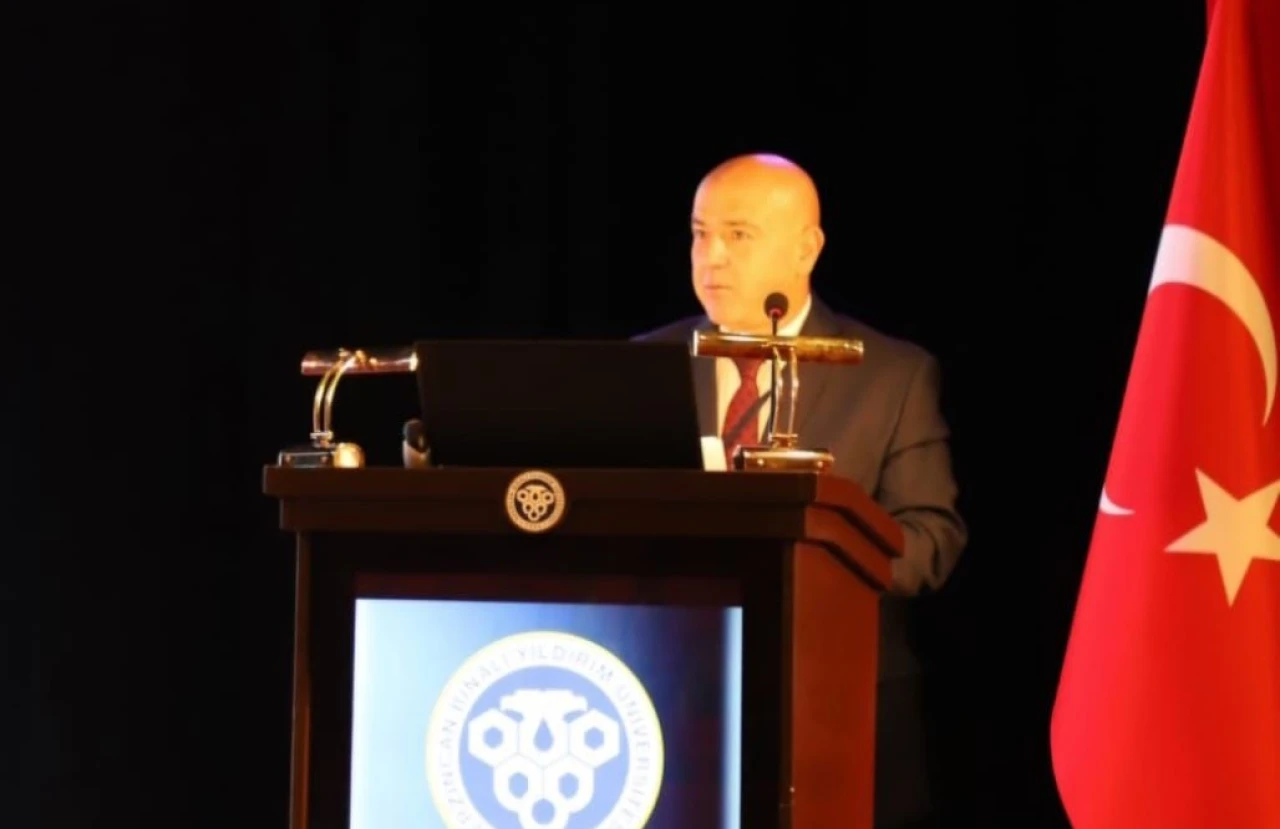 EMİR “ULUSAL TURİZM KONGRELERİNE BAKANLIK BÜTÇESİNDEN PAY AYRILMALI”