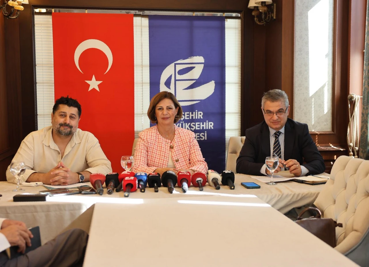ESKİŞEHİR’DE PERDELER AÇILIYOR NOTALAR YÜKSELİYOR