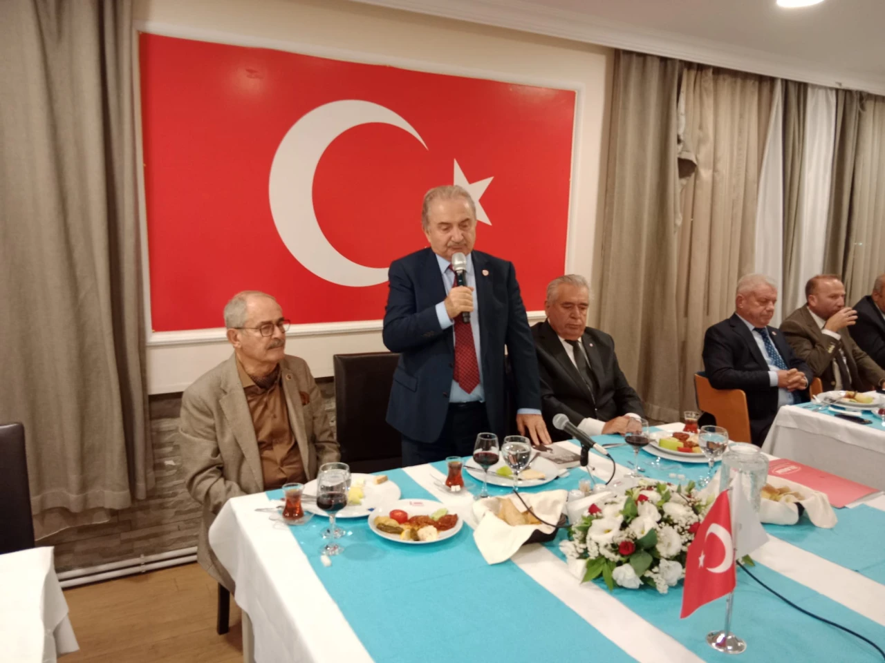 ZEYBEK: BU ÜLKEYİ ATATÜRK’ÜN ÇİZGİSİNDEN KOPARAMAYACAKLAR