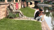 Porsuk kenarında trajikomik kare