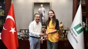 BAŞKAN ATAÇ VAKIFBANK’A TRANSFER OLAN KIRAÇ’I TEBRİK ETTİ