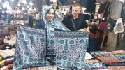 KÜTAHYA'NIN ÇİNİ DESENİ ŞALLARDA MODAYLA BULUŞTU