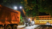 ESKİŞEHİR’DE YOL ÇALIŞMALARI  GECE-GÜNDÜZ DEVAM EDİYOR