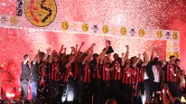 Eskişehirspor şampiyonluğu böyle kutladı
