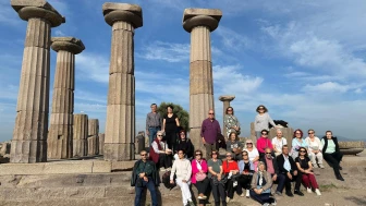 SAĞLIKLI YAŞ ALMA DERNEĞİ ÜYELERİ ÇANAKKALE’Yİ GEZDİ