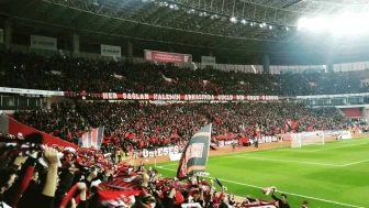 ESKİŞEHİRSPOR EVİNDE YIKILDI 0-3