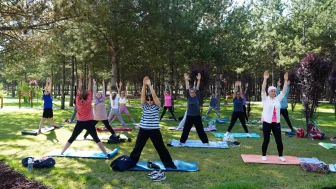 ESKİŞEHİRLİLER PARKLARDA SABAH SPORUNU ÇOK SEVDİ