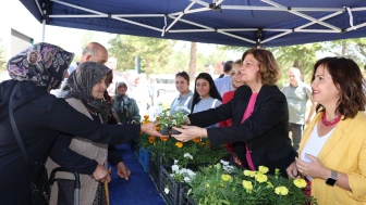 ÇİÇEKLER BAŞKAN ÜNLÜCE’DEN
