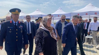 15 TEMMUZ ŞEHİDİ FATİH DALGIÇ KABRİ BAŞINDA DUALARLA ANILDI