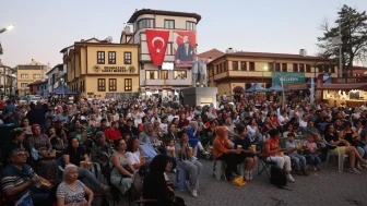 ODUNPAZARI’NDA AÇIK HAVA FİLM GÜNLERİ BAŞLADI