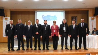 KAPANOĞLU TÜRKİYE KENT KONSEYLERİ BİRLİĞİ BAŞKANLIĞINA SEÇİLDİ