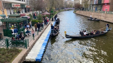 Turistler Porsuk Çayı’na akın etti