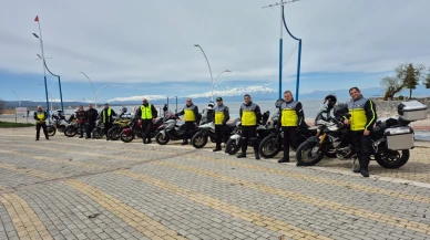 Eskişehir'den yola çıkan motosikletli grup kar ve tipiye rağmen manavgat’a Ulaştı