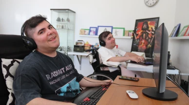 Yalnızca parmaklarını kullanarak bin parça bestelediler