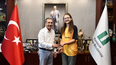 BAŞKAN ATAÇ VAKIFBANK’A TRANSFER OLAN KIRAÇ’I TEBRİK ETTİ