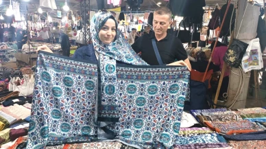 KÜTAHYA'NIN ÇİNİ DESENİ ŞALLARDA MODAYLA BULUŞTU