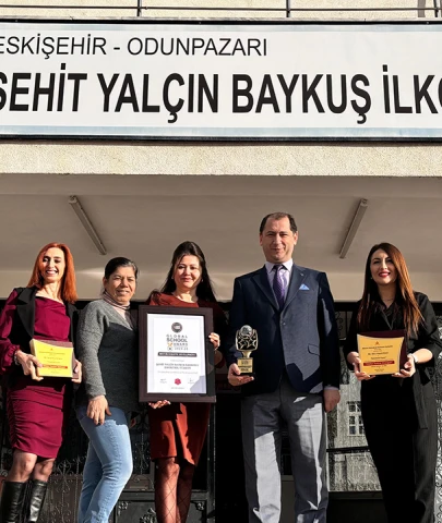 Eskişehirli Öğretmen Ebru Kapaklıkaya'ya Uluslararası Ödül