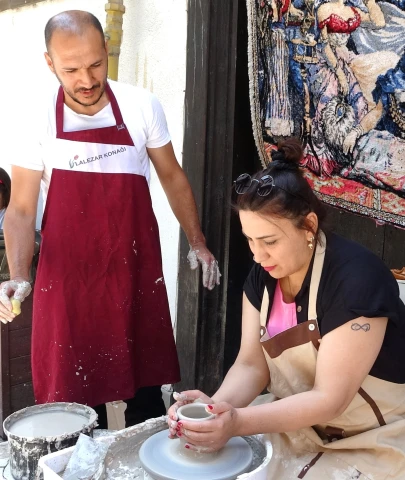 GERMİYAN SOKAK'TA ÇİNİ SANATI YENİDEN CANLANIYOR