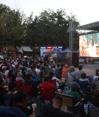 YILDIZLARIN ALTINDA SİNEMA KEYFİ ODUNPAZARI’NDA