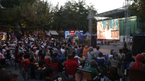 YILDIZLARIN ALTINDA SİNEMA KEYFİ ODUNPAZARI’NDA