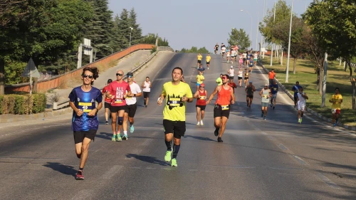 ESKİŞEHİR YARI MARATONU VE SPOR FESTİVALİ İÇİN GERİ SAYIM BAŞLADI