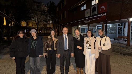 MİLLETVEKİLİ ÇAKIRÖZER DEPREMZEDE ÖĞRENCİLER İLE BULUŞTU